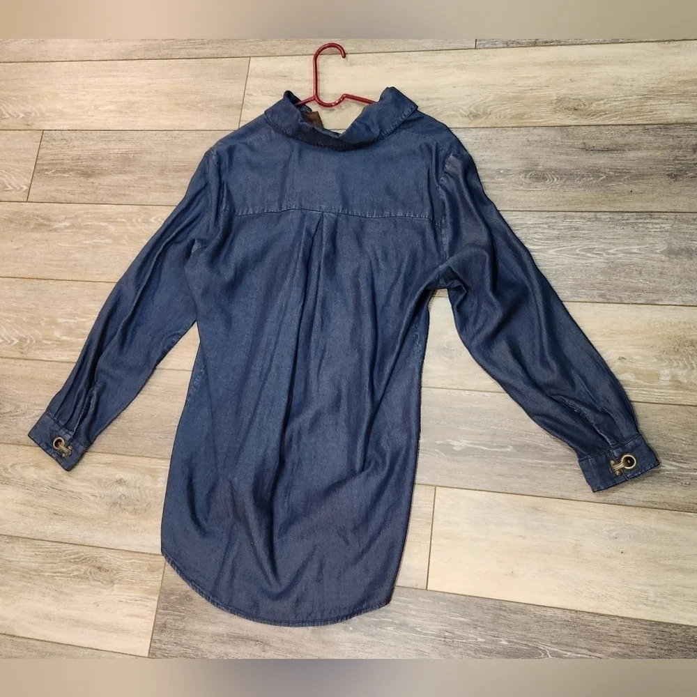 Soft Surroundings Chambray Denim Button-Up Shirt Size Medium